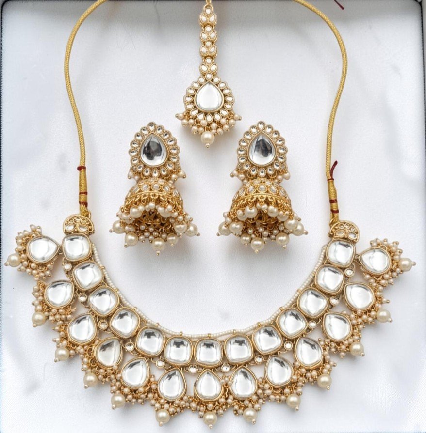 Grand Pearl & Clear Kundan Statement Jewellery Set - Image 3
