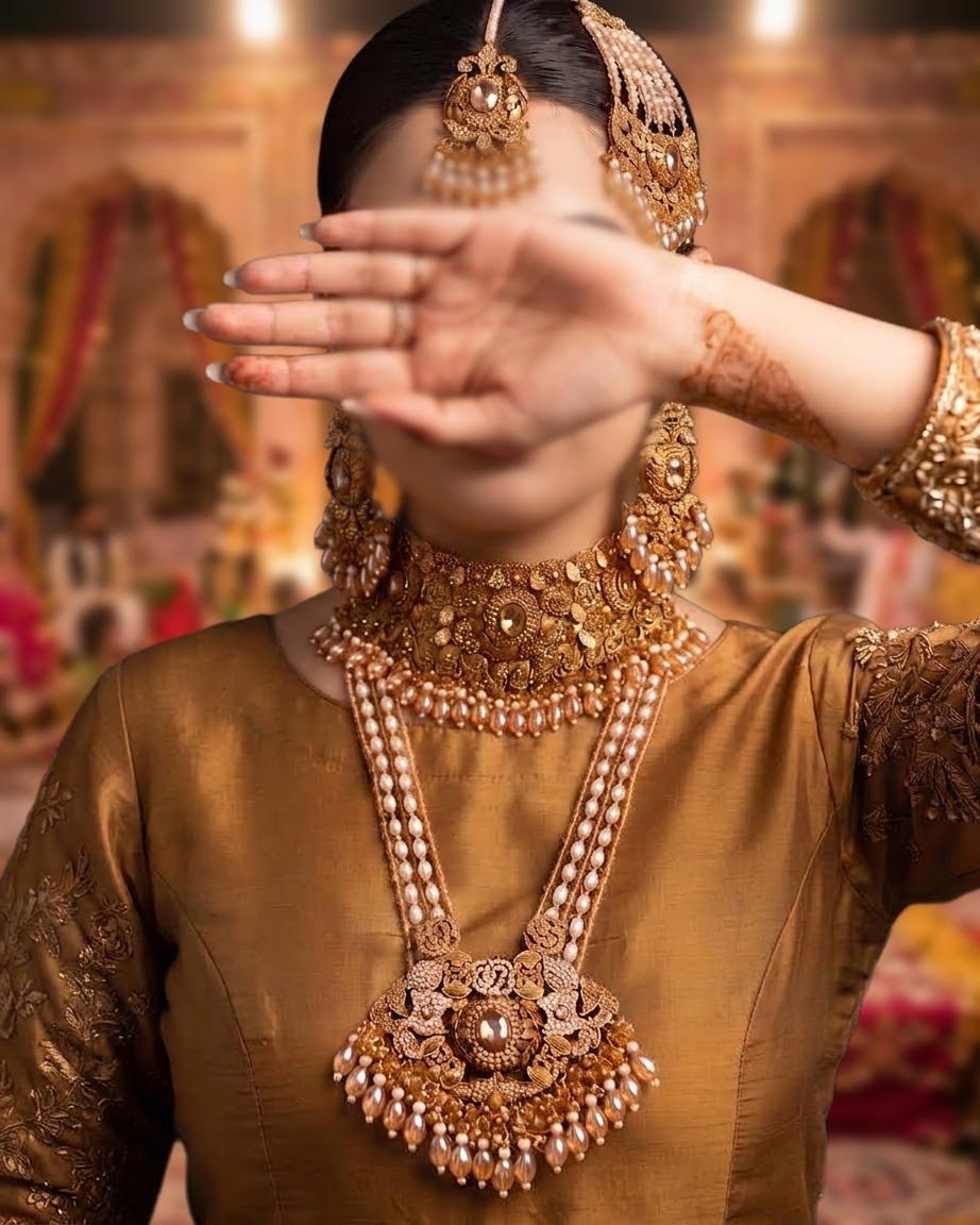 Imperial Golden & Champagne Pearl Full Bridal Jewellery Set - Image 9