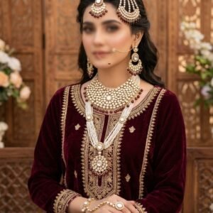 Complete your wedding look with this timeless white pearl and Kundan set. Featuring a delicate choker, a magnificent multi-strand long necklace (mala) with a statement pendant, matching earrings, and a matching maang tikka, this set radiates traditional elegance.